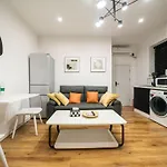 Shanghai Hills&Well-Time Family Homestay Fuxing 3 Bedrooms Near Line 1 Changshu Rd And Near Jing\'An Temple