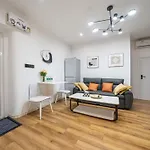 Shanghai Hills&Well-Time Family Homestay Fuxing 3 Bedrooms Near Line 1 Changshu Rd And Near Jing\'An Temple